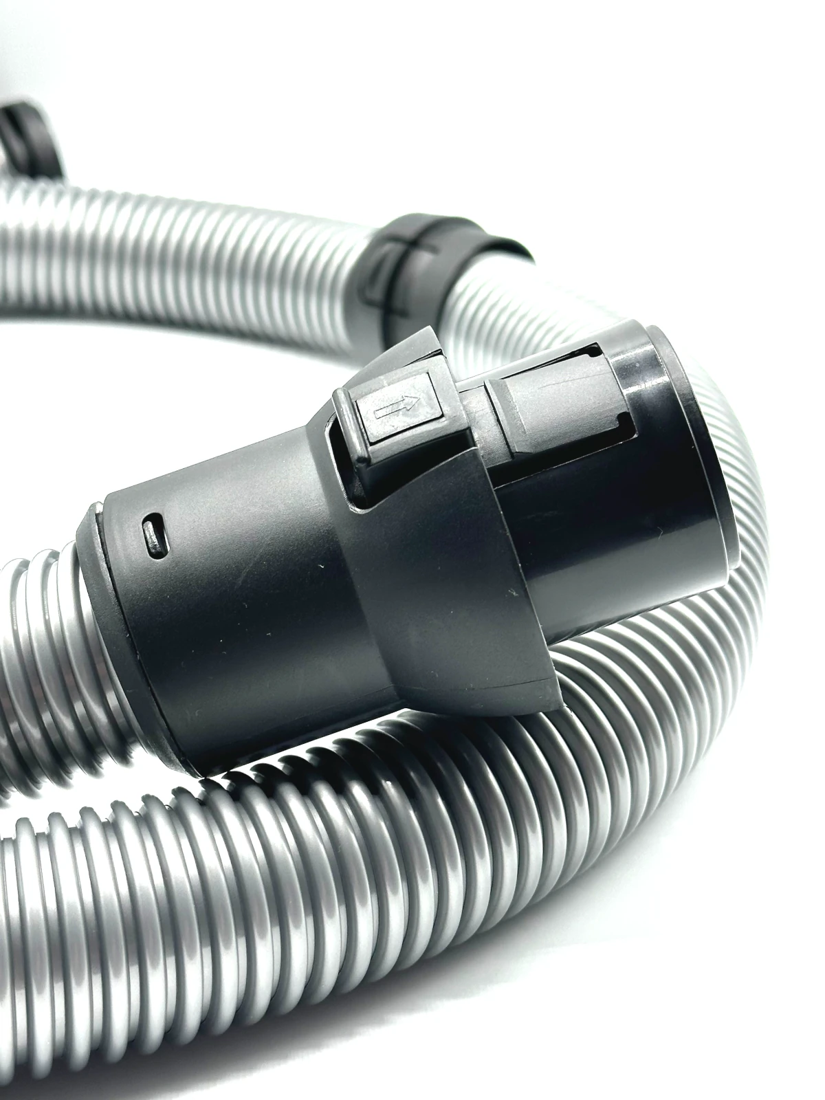 Saugschlauch Miele 7316571 von BLUPARTS mit silbernem Schlauch und schwarzem Geräteanschluss